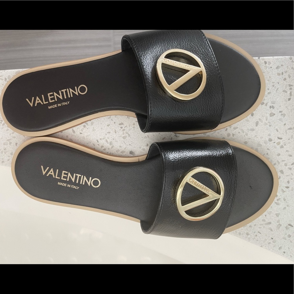 NIB Valentino slides by Mario Valentino